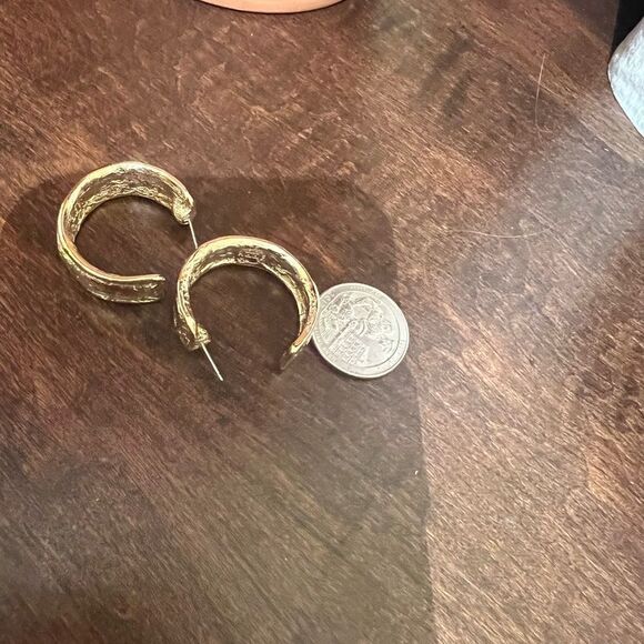 RARE VINTAGE GIVENCHY GOLD HOOPS EARRINGS🦄 - Picture 9 of 15